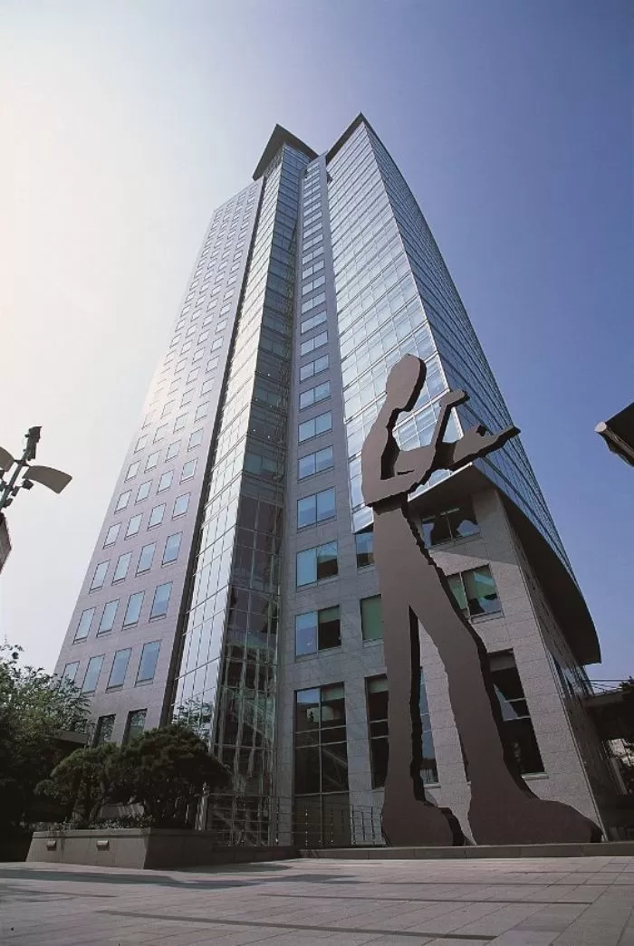 태광그룹 광화문 흥국생명빌딩 사옥 / 사진 제공 = 태광산업