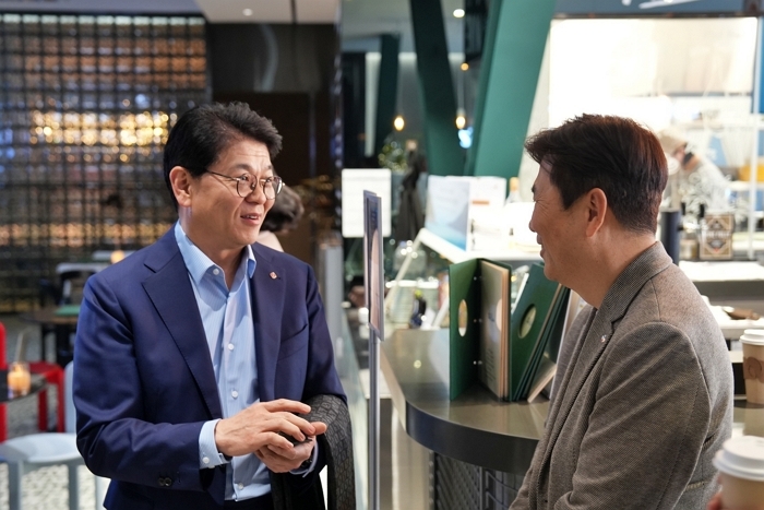 [롯데쇼핑-롯데마트] 보틀벙커 비스트로에서 진행된 '2026 롯데마트&롯데슈퍼 파트너스 데이'에 참석한 차우철 롯데마트·슈퍼 대표이사 모습.JPG