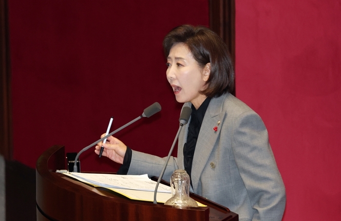 ‘무선 마이크 착용’ 나경원.... 논란 일자 “녹음용이었다”