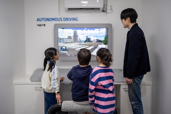 사진2-BMW 코리아 미래재단 2025 온동네 교육기부 박람회에서 '주니어 캠퍼스' 운영.jpg