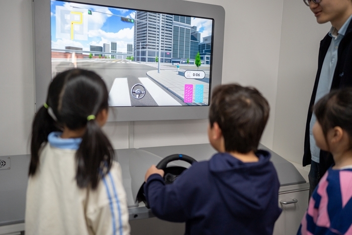 사진1-BMW 코리아 미래재단 2025 온동네 교육기부 박람회에서 '주니어 캠퍼스' 운영.jpg