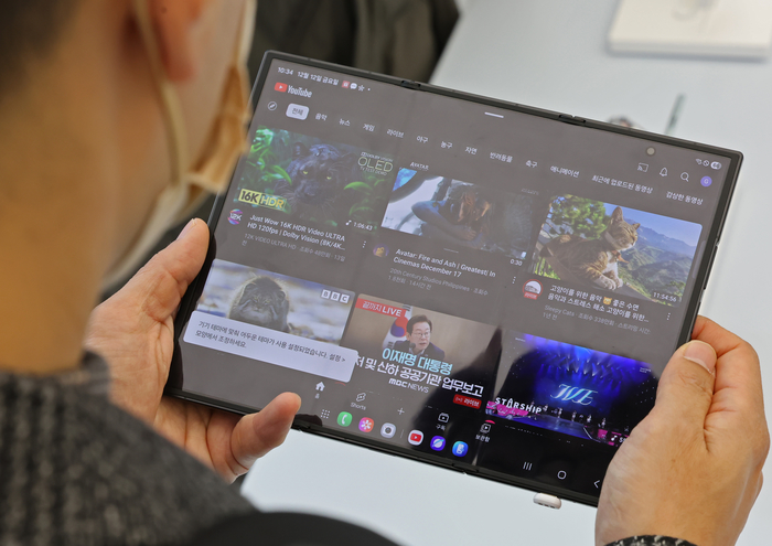 origin_태블릿수준화면크기자랑하는갤럭시Z트라이폴드.jpg