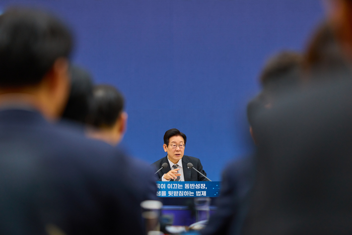 이재명 대통령 “‘큰아들’ 서울대만 몰빵하는 건 잔인... 지방대 지원 최대한 늘려야”