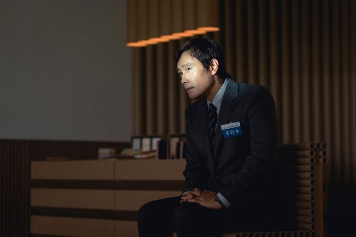 “불가능에 가까운 연기였다”... 뉴욕타임스, 영화 ‘어쩔수가없다’ 속 이병헌에 극찬