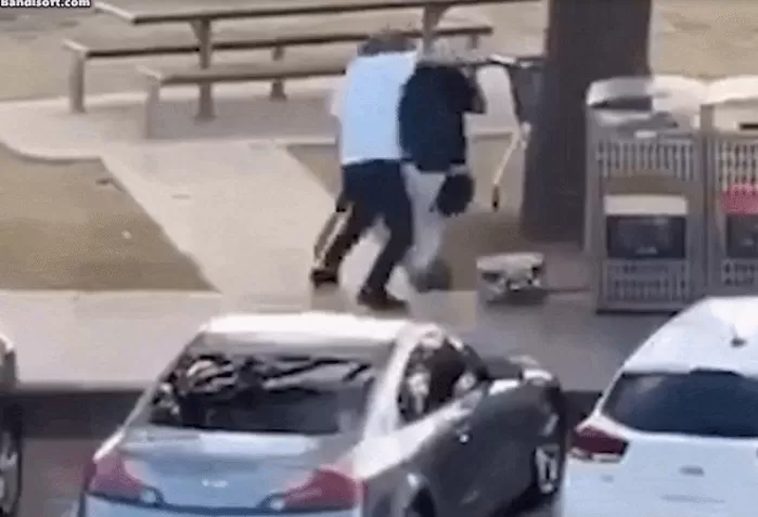 호주 해변서 총격으로 10명 사망... 용감한 시민 영웅, 맨손으로 총격범 제압해 더 큰 참사 막아