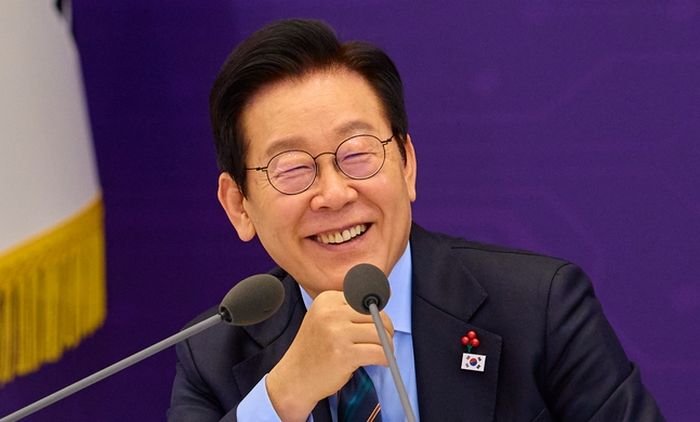 이재명 대통령 국정 지지율 소폭 하락한 54.3% ... 민주 45.8%, 국힘 34.6% [리얼미터]