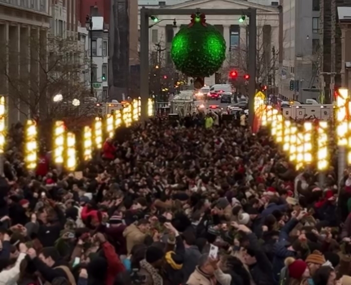 美 워싱턴DC서 1435쌍 커플, 동시에 ‘키스’하며 기네스 신기록 세워 (영상)