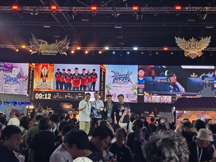 그라비티 홍보unit_라그나로크 페스타 중앙 미니무대 행사 진행 이미지.jpg