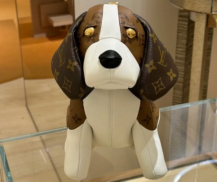 우리 집 강아지는 안 짖어요... 루이비통이 출시한 854만원 짜리 ‘비글백’