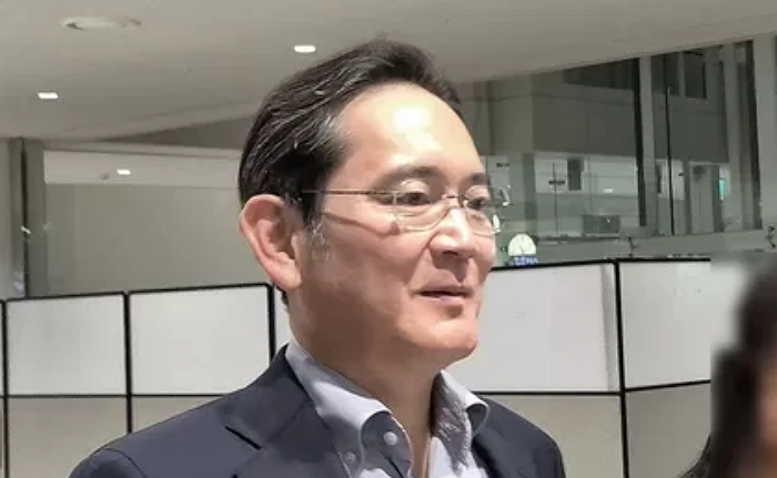 이재용 회장, 테슬라 머스크·AMD 리사수 연쇄 회동... “열심히 일하고 왔다”