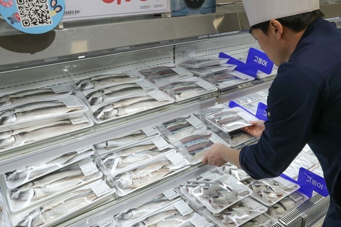 요즘 이 가격 보기 힘든데... 이마트가 5천원대로 파격 할인하는 ‘국민 생선’