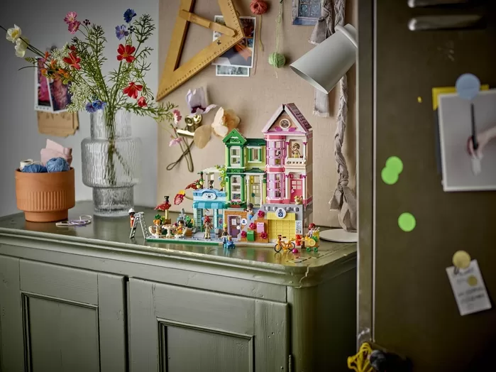 레고 프렌즈 하트레이크 시티 아파트와 상점 (42670).jpg