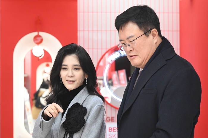 '코리아 그랜드 세일' 매장 방문한 김대현 2차관과 이부진 위원장 / 뉴스1