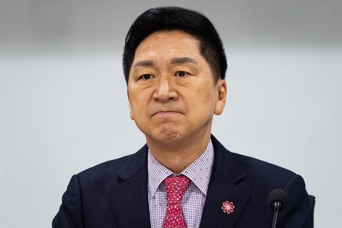 ‘김건희 명품 가방값’, 김기현 계좌서 나갔다... 청탁금지법 피의자 입건