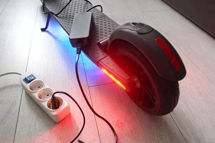 다세대주택 내 보관 중이던 전동킥보드서 불... 257만원 재산 피해