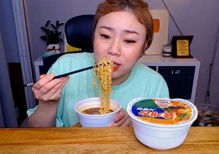 ‘주사이모 단골손님’ 의혹 제기된 입짧은햇님... “붓기약 받았지만 링거는 NO” 반박