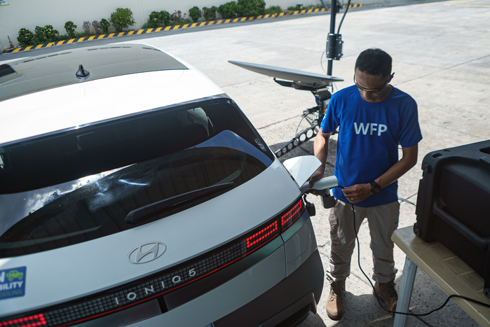 (사진4)아이오닉 5, UN세계식량계획 구호 현장서 맹활약.jpg