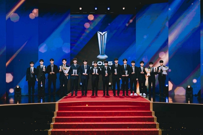 # 참고자료 2. 2025 LCK 어워드에 참석한 수상자들.jpg