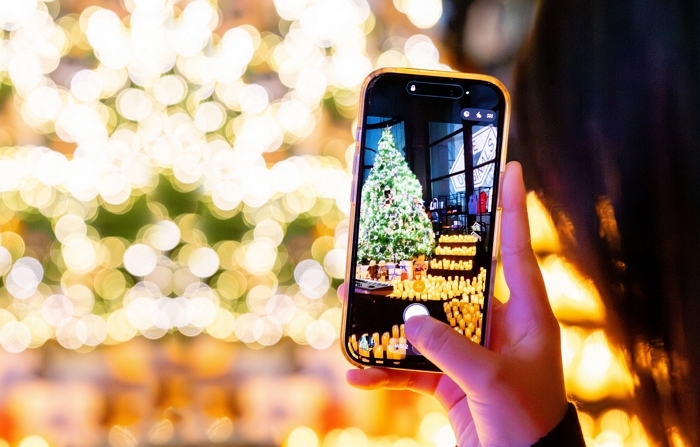 [사진자료] 르노 성수에서 고객 감사 콘서트 ‘캔들라이트 재즈 콘서트’ 개최_5.jpg