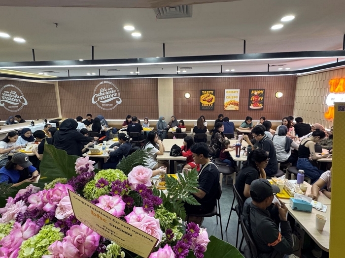 [붙임2] bhc 인도네시아 자카르타 1호점 내부 이미지.jpg