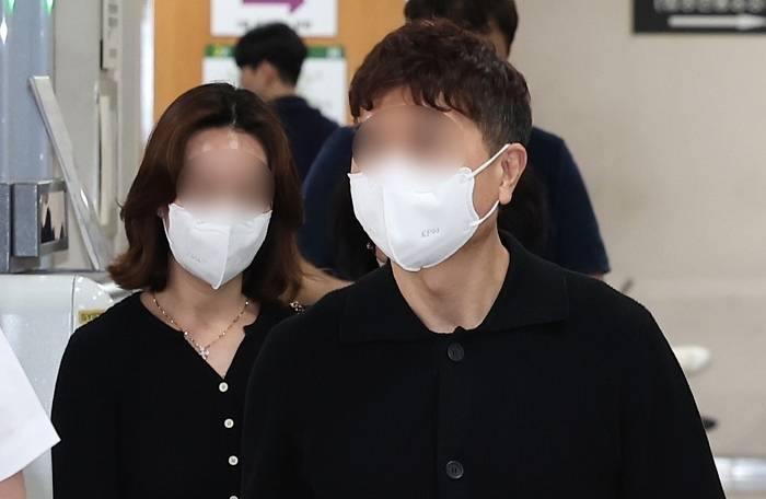 origin_출연료62억횡령박수홍친형부부항소심공판출석.jpg