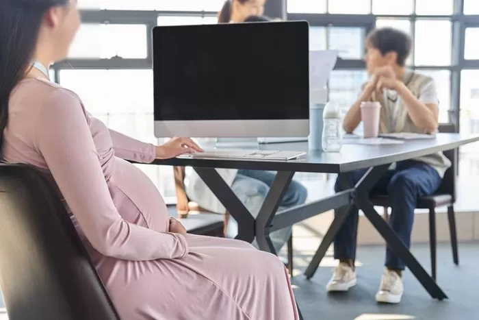 임신이 벼슬인가요?”...임신한 회사 동료가 계속 업무 미뤄 짜증난다는 ...