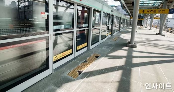 평택역 선로서 전동차에 치여 사망한 20대 남성... 신변 비관 유서 발견