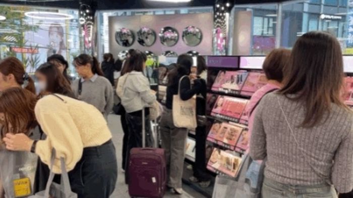 K-뷰티 열풍에 12월 한국 화장품 수출 18% 증가... “올해 사상 최대 실적”