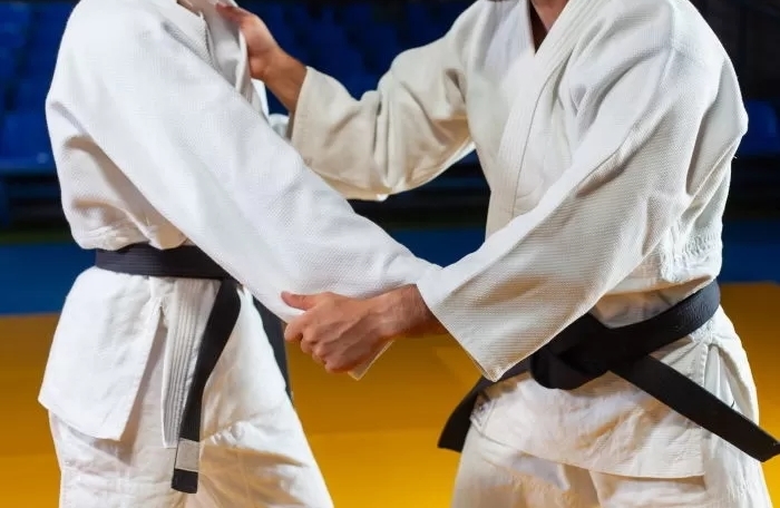 “좋은 대학 보내주겠다”면서 학부모들에게 수억 원 뜯은 고교 유도부 감독 구속