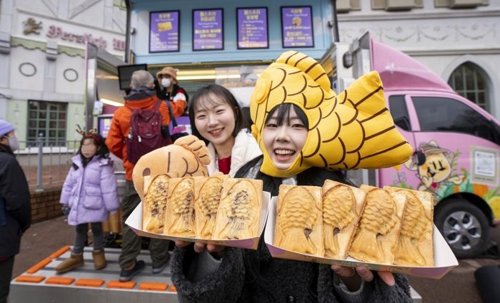 에버랜드, 2025년 새해 ‘붕어빵 러쉬’ 축제 시작...10여 종 붕어빵 선보여