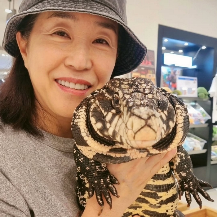 얘가 어딜봐서 무섭고 징그럽다는거야이 귀엽고 사랑스러운 얼굴이 안보이는건가.jpg