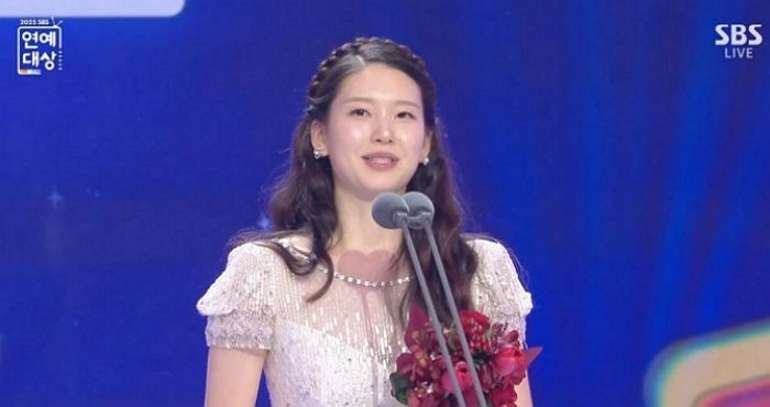 ‘김승규♥’ 김진경, 최우수상 소감 중 임신 깜짝 발표 “뱃속에 2세 잘 자라는 중”