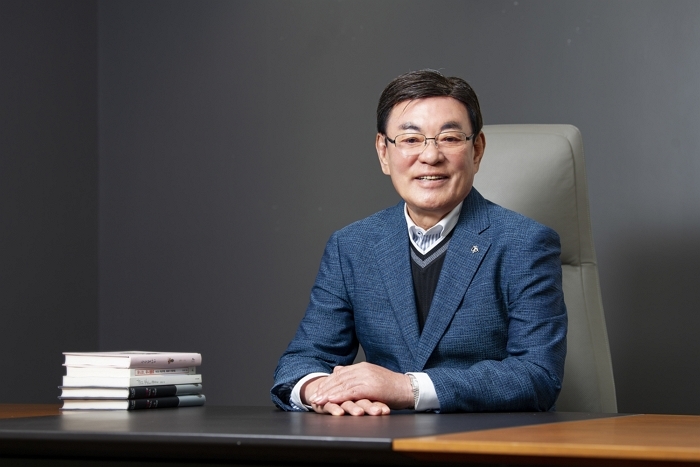 [세정 사진자료] 세정그룹 박순호 회장 프로필 사진.jpg