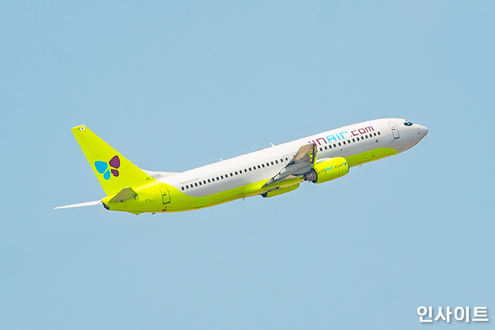 제주공항 진에어 기내 '원인불명 연기' 발생... 승객·승무원 122명 긴급 대피