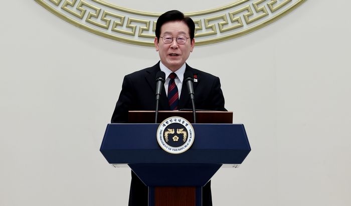 이재명 대통령 “국민 통합이 가장 시급한 과제”... ‘사선 넥타이’로 협치 의지