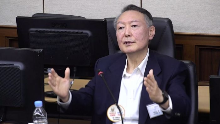 ‘구속 연장’ 尹 “상처 입어도 쓰러지지 않고 적토마처럼” 옥중 새해 인사