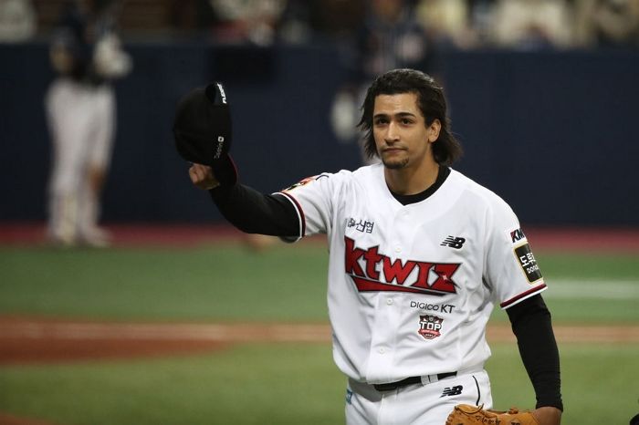 베네수엘라서 뛰고 있는 KT위즈 출신 쿠에바스, ‘美 공습’ 에 팬들 걱정하자 직접 상황 전했다