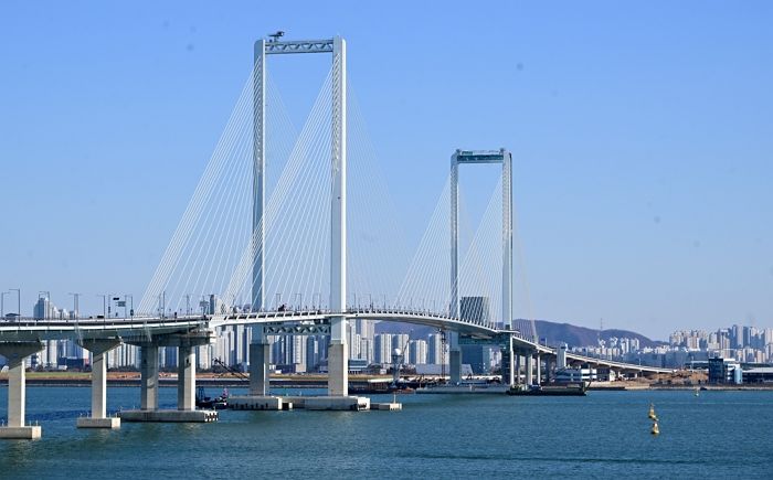 기네스북 오른 ‘제3연륙교’, 정식 명칭 없이 오늘(5일) 개통