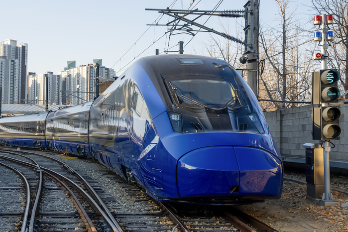 2세대 KTX-청룡(EMU-320) (1).jpg