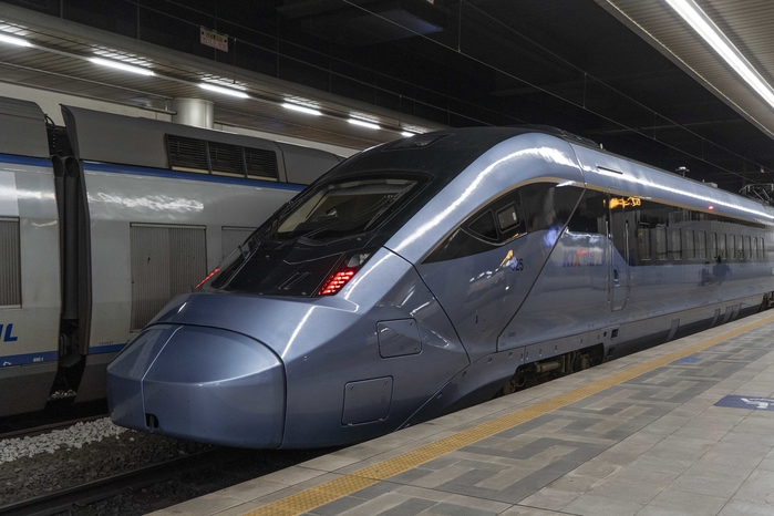 2세대 KTX-이음(EMU-260) (2).jpg