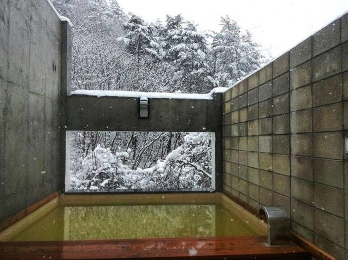 설악 설경·제주 화산 풍경 속 힐링... 겨울철 찾기 좋은 ‘인생 온천’ 6곳