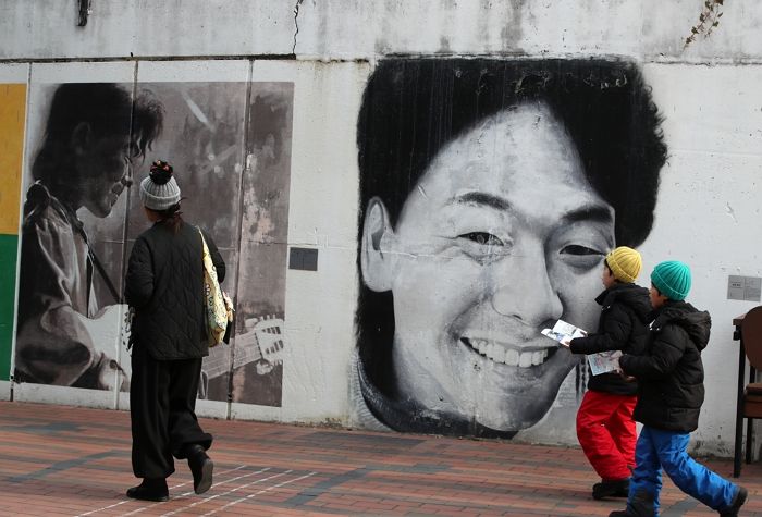 ‘영원한 가객’ 故 김광석, 오늘(6일) 30주기... 대구서 추모 물결 이어져