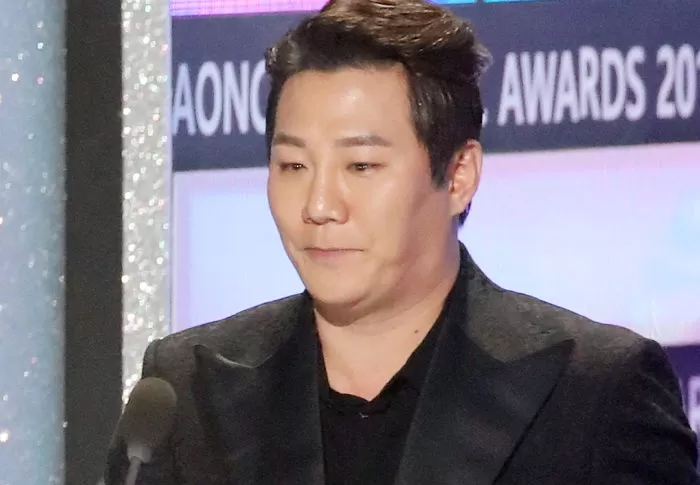 윤민수, 첫 눈에 반해 결혼한 아내와 18년 만에 이혼 “윤후 부모로서 ...