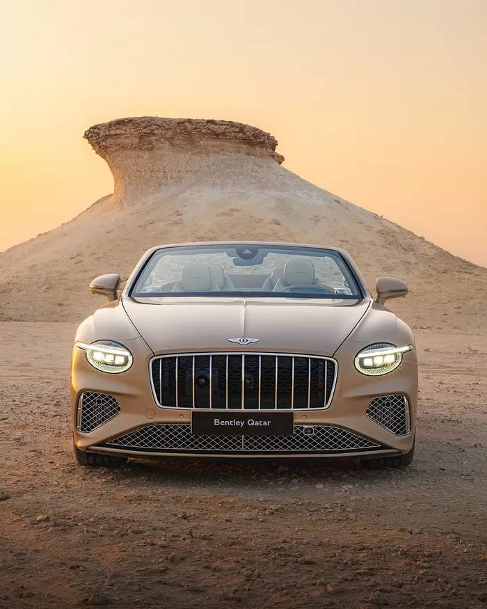 자동차, 도로 및 텍스트의 이미지일 수 있음