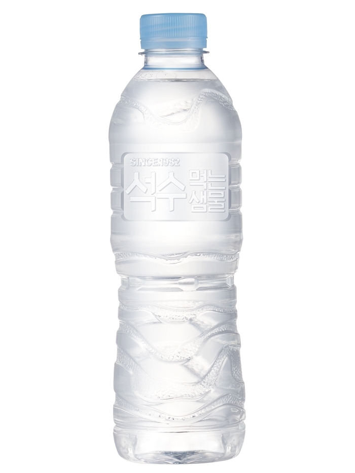 [사진자료2] 하이트진로음료 석수 무라벨 리뉴얼 출시.jpg