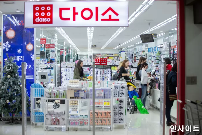 토종 한국 기업'된 다이소가 저렴한 가격에도 품질 극찬 받는 이유