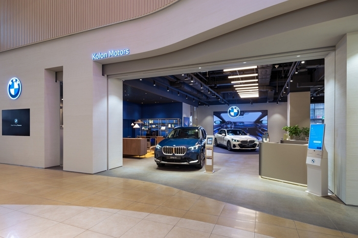 사진1-BMW 코오롱 모터스, 위례 스타필드 전시장 새 단장해 오픈.jpg