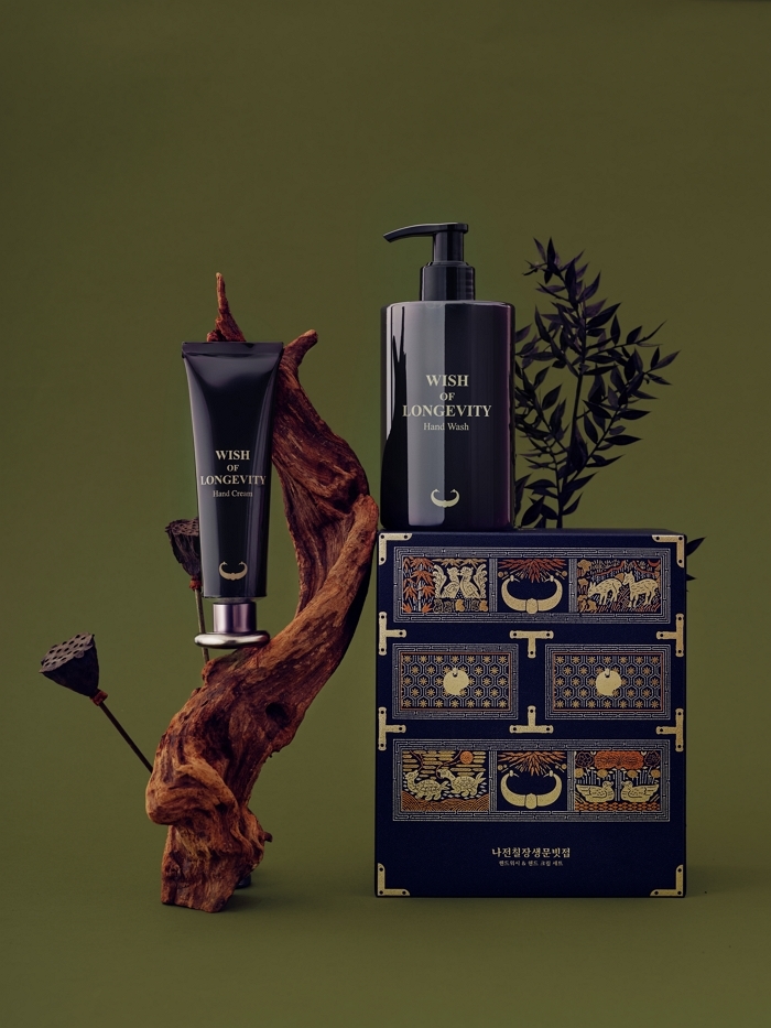 아모레퍼시픽 나전 핸드케어 세트.jpg