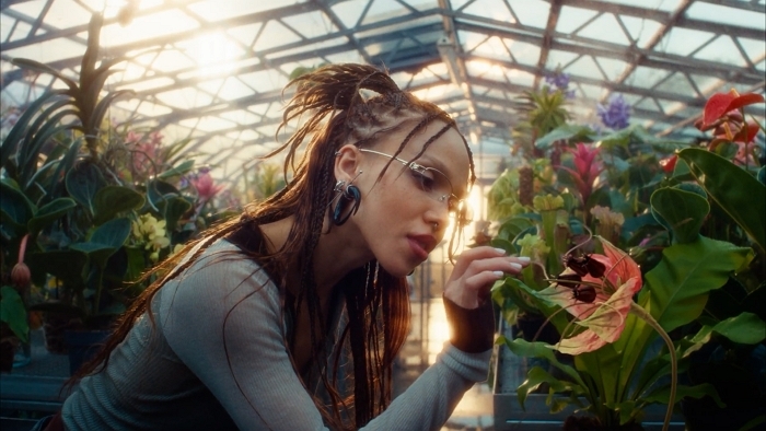 [사진자료2] 젠틀몬스터 신규 컬렉션 '부케(Bouquet)' 캠페인 영상 스틸컷.jpg