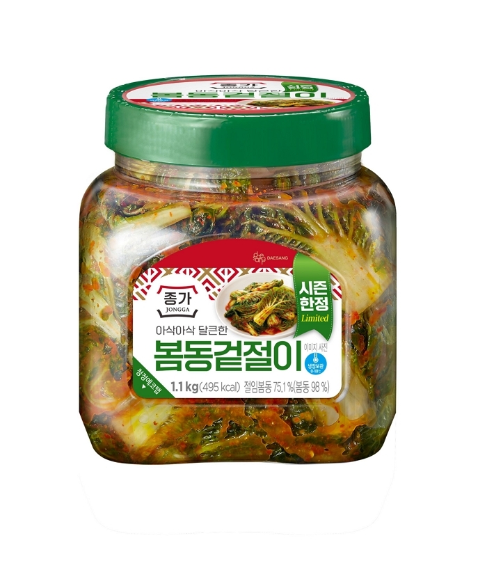 [대상 보도사진] 대상 종가, 겨울 입맛 깨우는 ‘봄동겉절이’ 출시.jpg